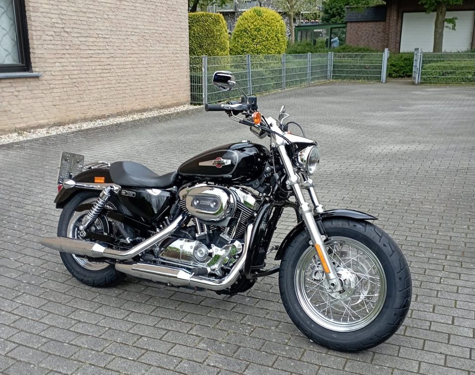 Harley-Davidson Sportster XL 1200C Custom in Kleve