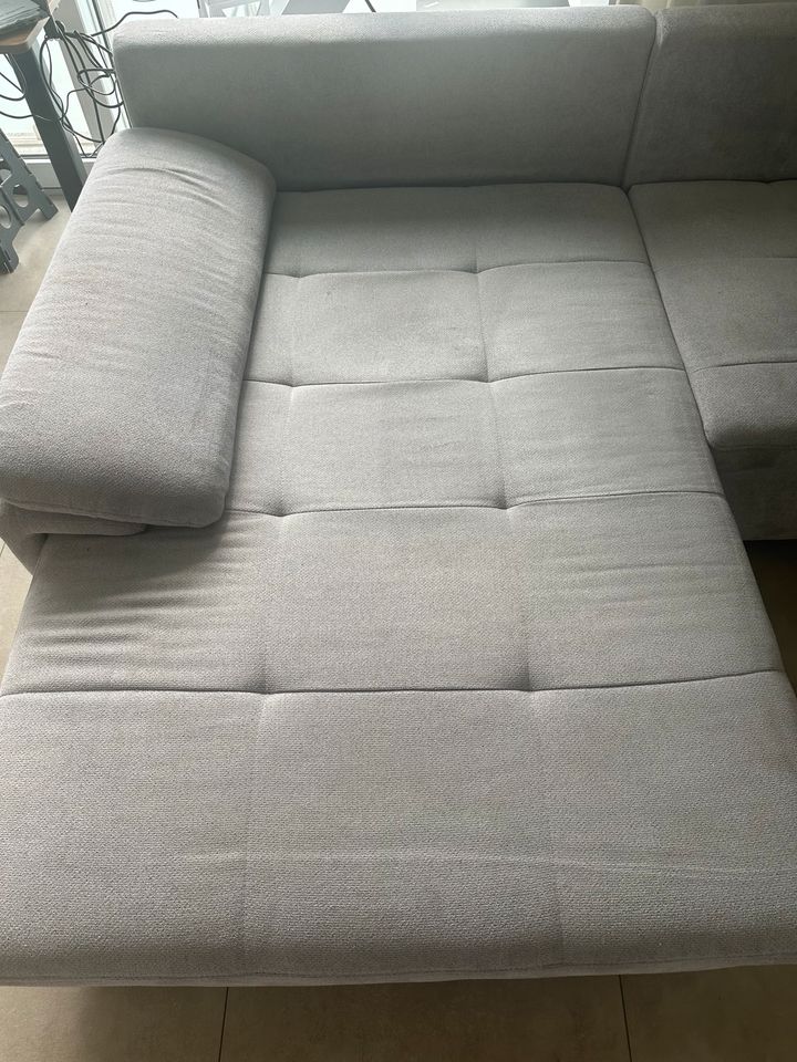 Hochwertige Couch mit Bettfunktion (Federkern) und Bettkasten in Köln