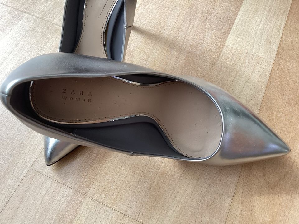 Damen Schuhe der Marke Zara in Größe 37 in München