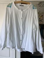 Musselin Bluse ,weiß, neu ohne Etikett, Gr. 40/44 Brandenburg - Letschin Vorschau