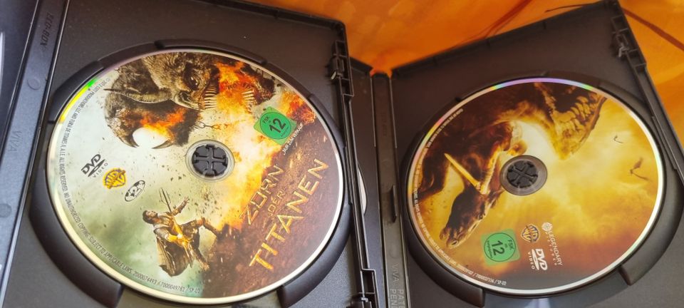 2 DVDs Kampf der Titanen und Zorn der Titanen in München