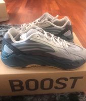 Adidas Yeezy 700 V2 Gr. 43 NEU mit Etikett und Original Karton Bayern - Wendelstein Vorschau