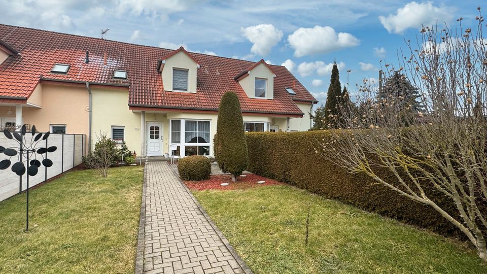 Reihenmittelhaus mit idyllischem Ausblick: Profitable Investition in Zscherndorf! in Zscherndorf