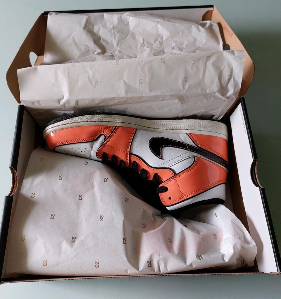 Jordan 1 Mid SE Turf orange Gr. 47 in Rommerskirchen