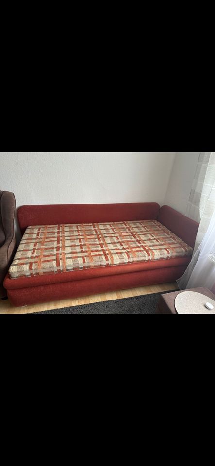 Bett Rote Farbe in Leipzig
