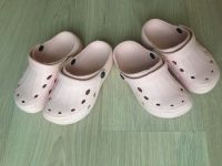 Badeclogs Badeschuhe Badelatschen Hausschuhe Zwillinge Mädchen Hessen - Idstein Vorschau