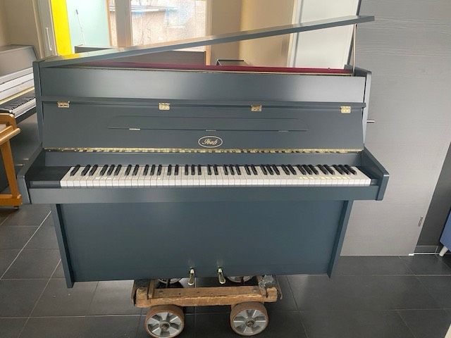 Klavier, grau, neu lackiert, jede Preislage verfügbar in Dortmund