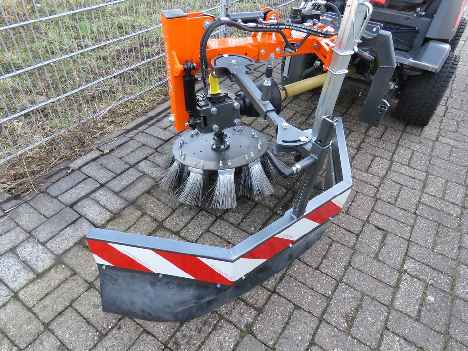 Verleih: Wildkrautbürste für Schlepper/Traktor/Flächenmäher in Leipzig