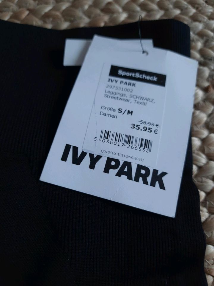 Nike Ivy Park Leggins S in München