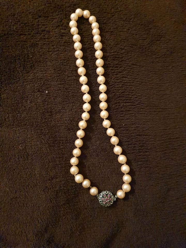 Perlenkette und Armband in Dorsten