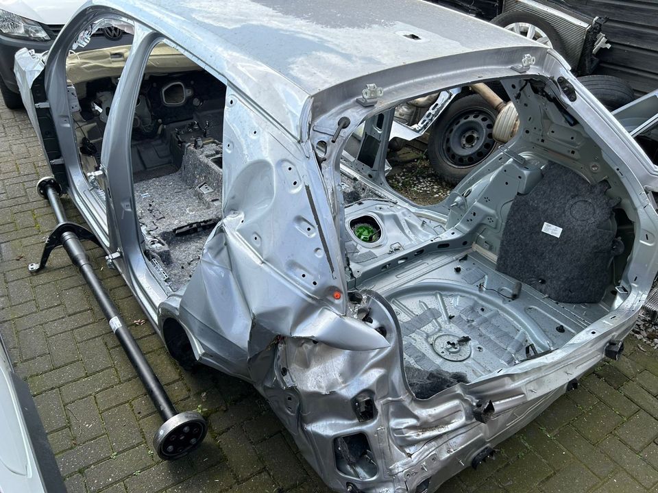 Audi Q2 40 TFSI S tronic quattro Karosserie in Mönchengladbach