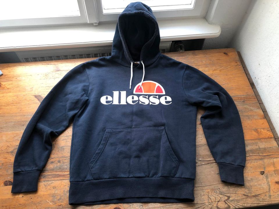 ellesse Kapuzenpullover Hoodie Gr. M in Berlin