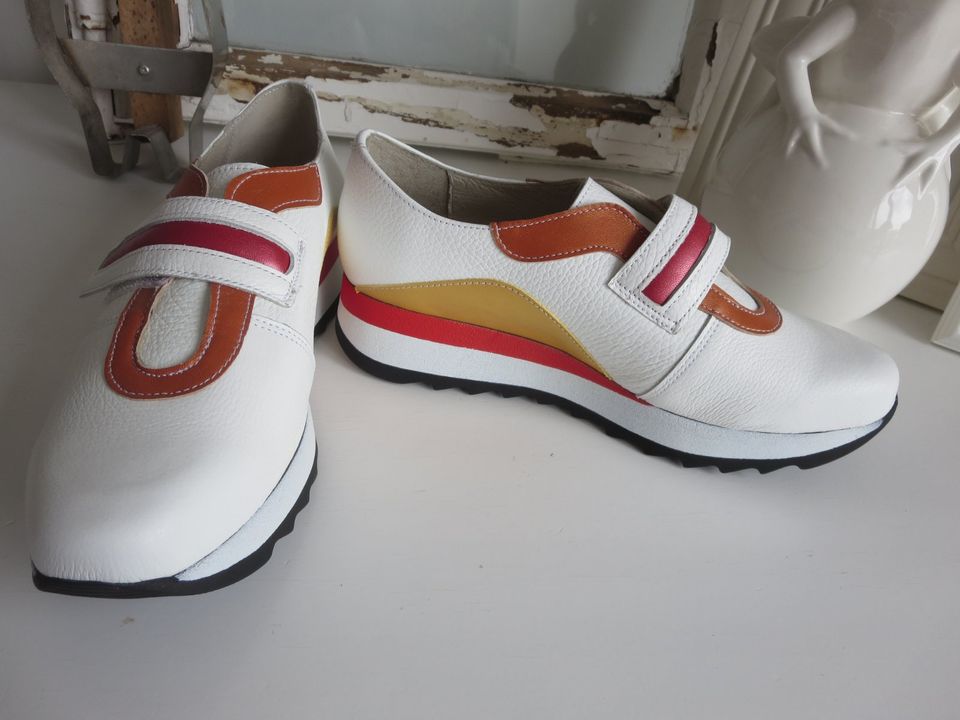 NEU LEDER SNEAKERS TURNSCHUHE WEIß ROT  VON HEINEGR. 38 in Düsseldorf