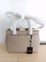 DKNY Tasche Handytasche Umhängetasche beige nude Neu mit Etikett Nordrhein-Westfalen - Mettmann Vorschau