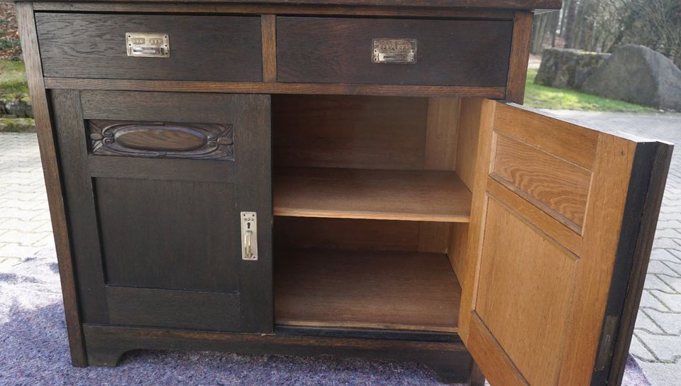 Vitrine, Kommode, Sideboard mit Aufbau, Massivholz, Kolonialstil in Schöllnach