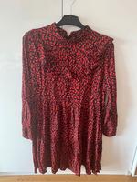 Rotes Kleid mit Leomuster von Zara Gr.M Nordrhein-Westfalen - Straelen Vorschau