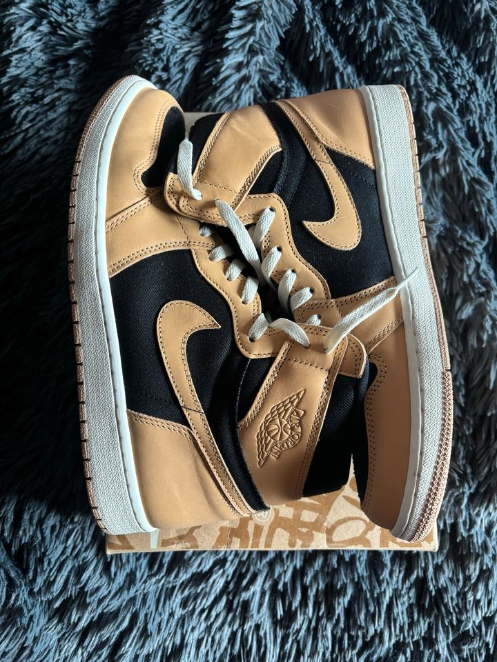 Jordan 1 High OG Heirloom Vachetta Tan in Worms