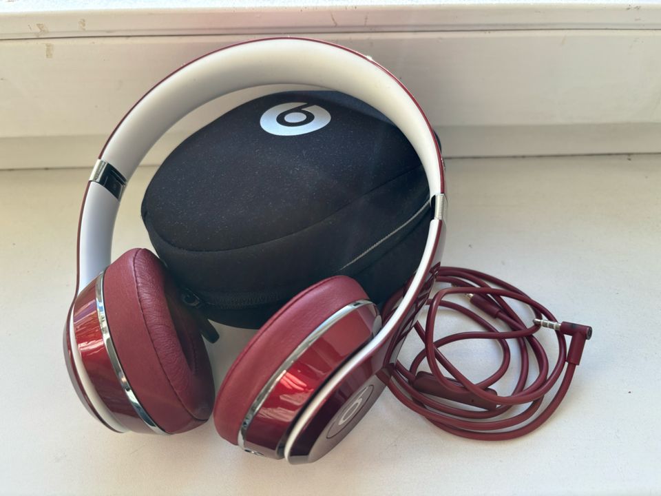 Beats Solo2 Deluxe Burgundy (Limited Edition) Kabelgebunden in Berlin