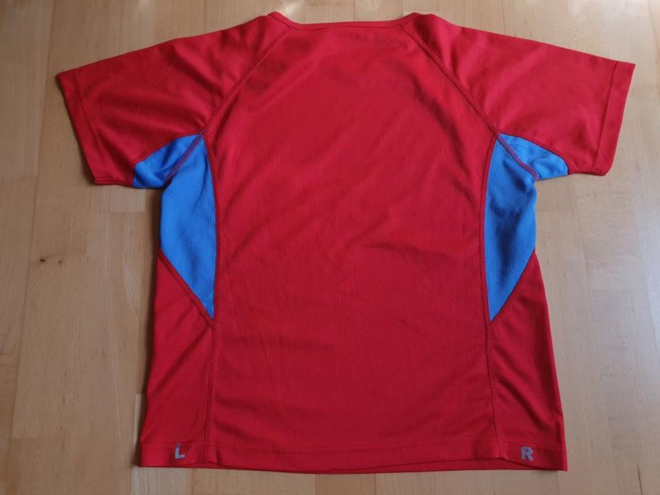 2 x Sport Funktions Fußball Lauf Shirts Adidas Falke 164 in Hannover