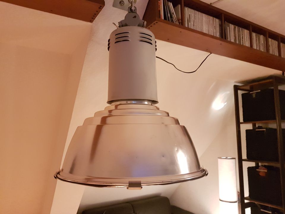 Große alte Siemens Fabriklampe 5NJ740 Industriedesign 230V E27 in Attendorn