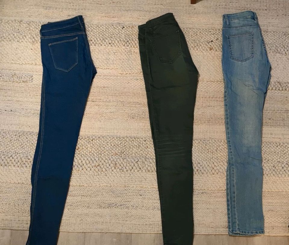 diverse hosen jeans blau schwarz grün highwaist lowwaist slimfit in Dortmund
