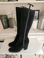 Prada Stiefel Wildleder Schwarz 40 Plateau Dithmarschen - Buesum Vorschau