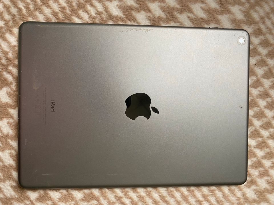 iPad A1893 32GB in Sülzetal