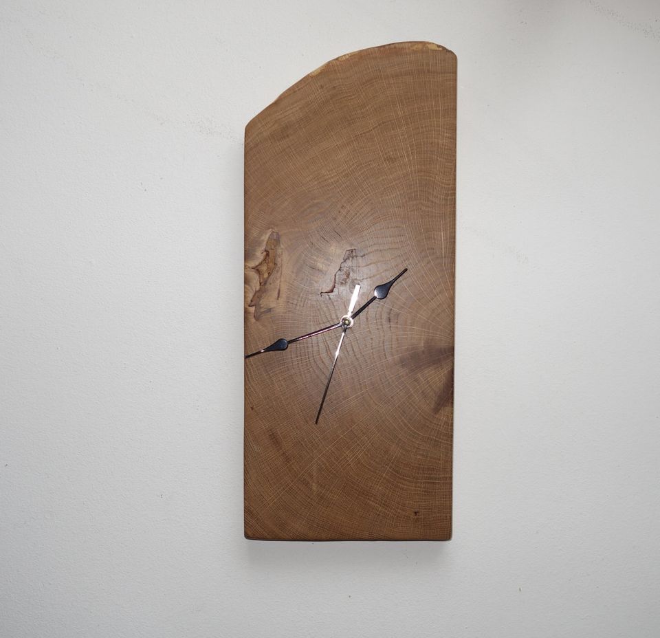 Uhren aus Holz, Wanduhren mit Ziffernblatt aus Massivholz in Halfing