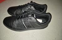 Lacoste Schuhe Schwarz Neu Größe 42 NP 120 Euro Nordrhein-Westfalen - Kreuztal Vorschau