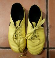 Schuhe Turnschuhe Fußball Halle Nike Tiempox Größe 35 Kr. Altötting - Reischach Vorschau