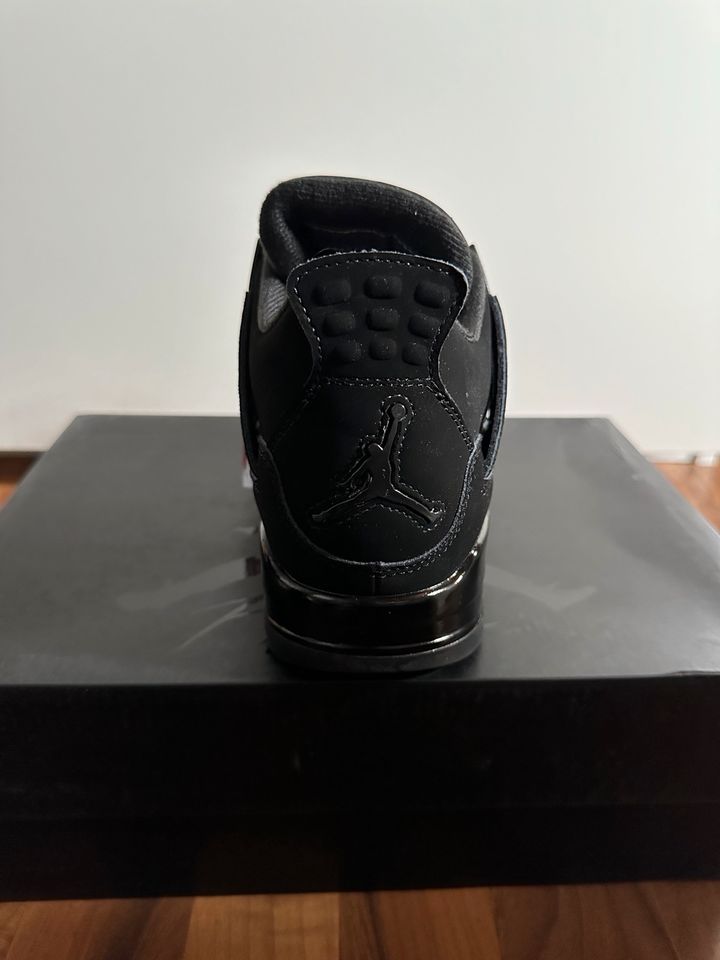 Nike Jordan 4 Black Cat in Düren
