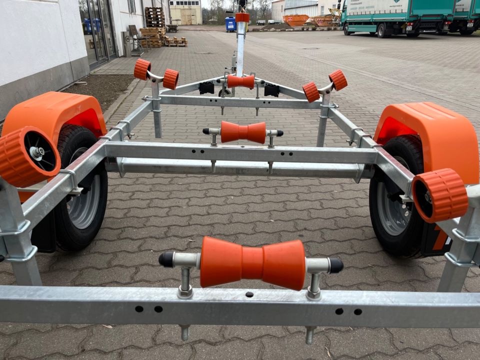 ➡️ Bootstrailer Bootsanhänger LED 100km/h Klappbare Rücklichter in Magdeburg