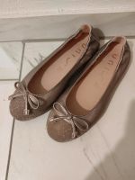 NEU UNISA Ballerina, Gr. 32, gold, Leder, Glitzer Baden-Württemberg - Berglen Vorschau