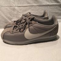 NIKE SNEACKER DAMEN GR.38 SCHUHE Bayern - Kelheim Vorschau