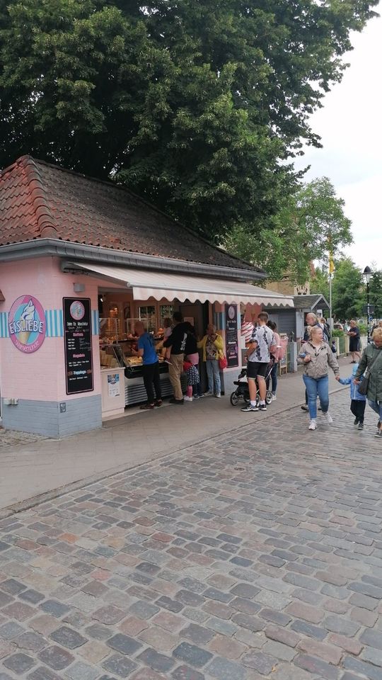 Für unser bestes Eis suchen wir fleißige Eisverkäuferinnen!!!! in Rostock