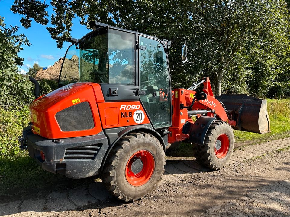 Kubota R90 Radlader Minibagger Hoflader Schlepper in Norderheistedt