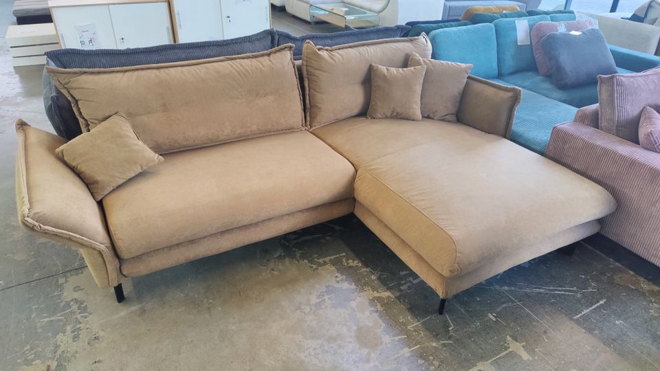 Eck-Sofa Armlehn-Verstellung Polsterecke 4 Farben UVP 1699,- NEU in Kassel