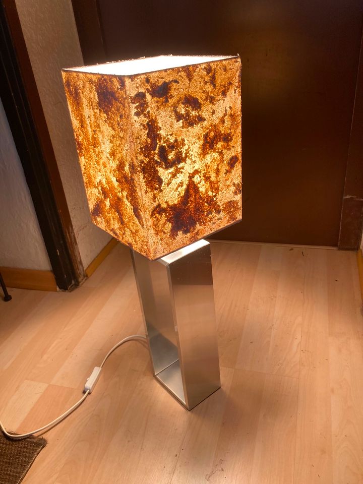 Tischlampe/ Bodenlampe - Unikat- Silber mit weißen Strukturschirm in Köln
