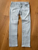 Bikkembergs Jeans Gr. 33, hellgrau, slim fit Hessen - Guxhagen Vorschau