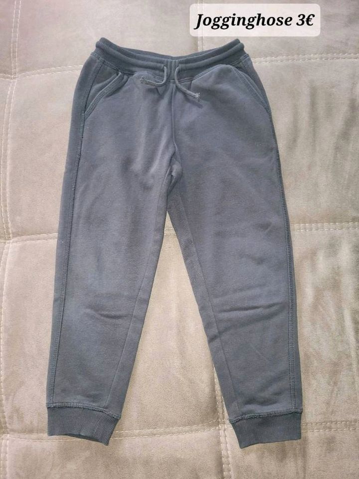 Kleider gr 110-116 h&m, Leggings, Jeans,t-shirt, socken usw in Sulzbach (Saar)