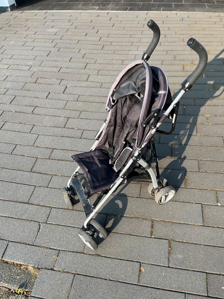Kinderwagen Buggy Strawler klappbar praktisch für Reisen und Auto in Mettmann