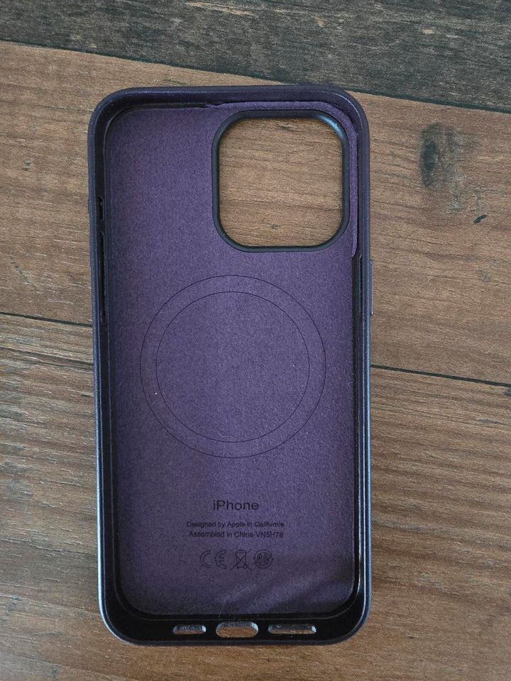 Apple Iphone 15 Max Leder Case Mulberry in Kaufering