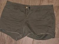 kurze khaki Hose Brandenburg - Zossen-Wünsdorf Vorschau