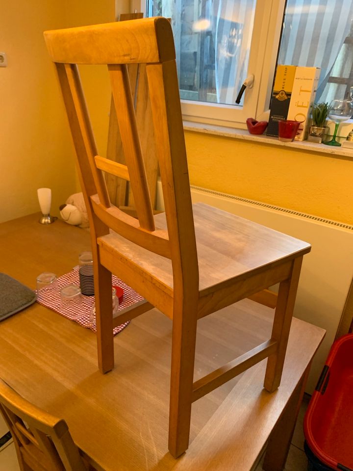 Esszimmerstühle Stuhl 4 Stück Buche massiv gebraucht. in Bad Vilbel