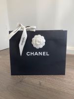 Coco Chanel Paris Tüte Schwarz mit Weiße Schleife & Kamelie NEU Rheinland-Pfalz - Pirmasens Vorschau