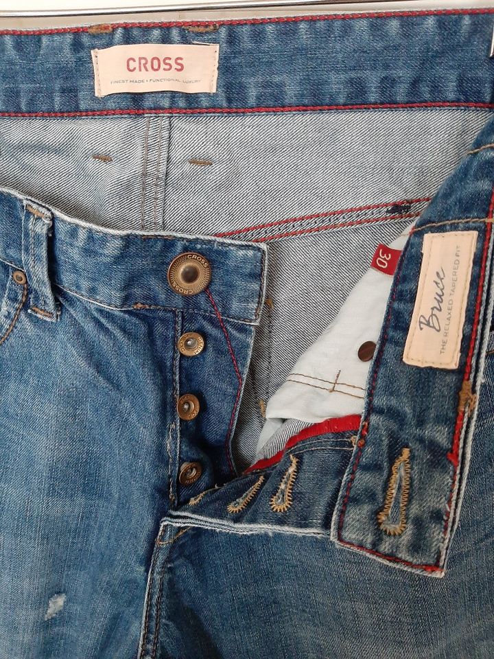 Herren Jeans Hose Destroyed Jeans Hose Gr. 30/32 – CROSS in Namborn
