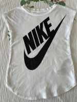Nike T-Shirt für Mädchen in Größe 122 Hessen - Wiesbaden Vorschau