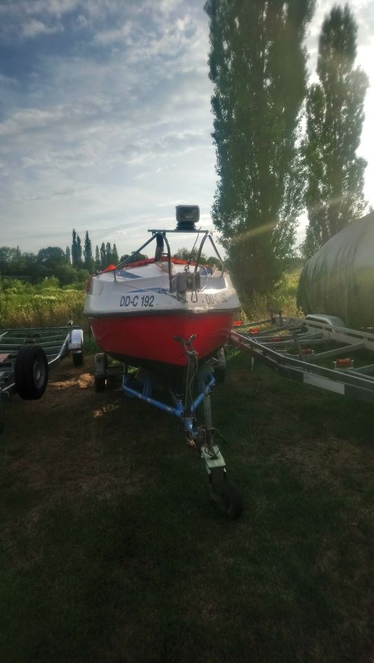 Kajütboot Flamingo GFK 5 Meter zum restaurieren in Pirna