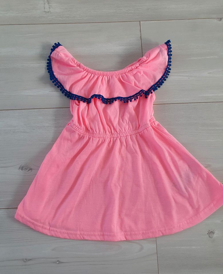 Kleid für Kleinkinder in Bad Schönborn