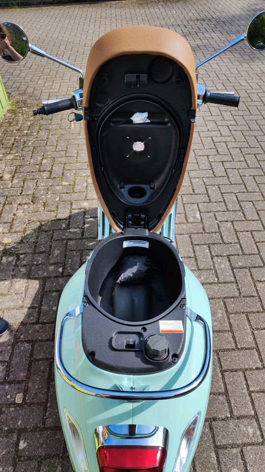 Vespa Primavera 50 in Hamburg